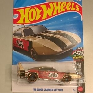 Hot Wheels '69 Dodge Charger Daytona Die-Cast Car
